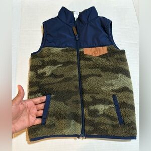 Kids size 6 Carters Vest, very stylish and comfy, great condition